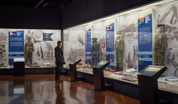 Seoul Walking Tour: War Memorial of Korea (+ Foodie Tour)